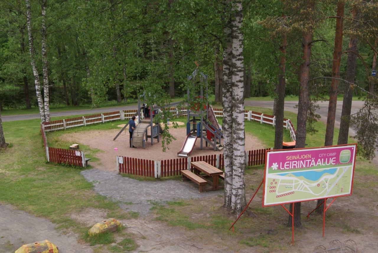 Hotel Seinaejoen Leirintaealue à Seinäjoki Extérieur photo